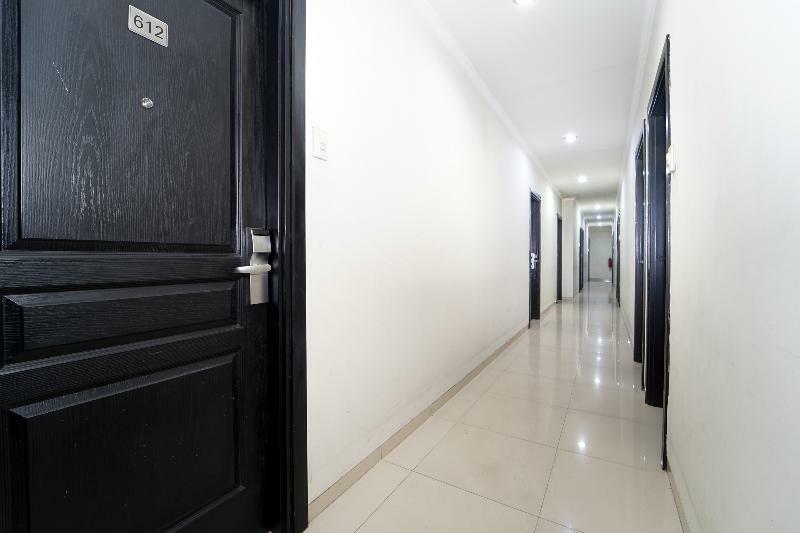 Oyo 235 Maumu Hotel & Lounge Surabaya Kültér fotó