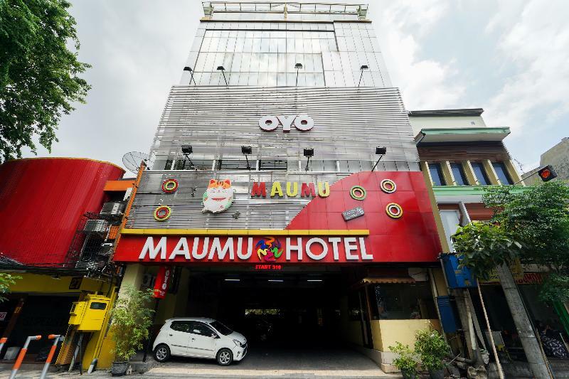 Oyo 235 Maumu Hotel & Lounge Surabaya Kültér fotó