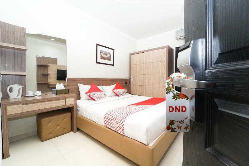 Oyo 235 Maumu Hotel & Lounge Surabaya Kültér fotó