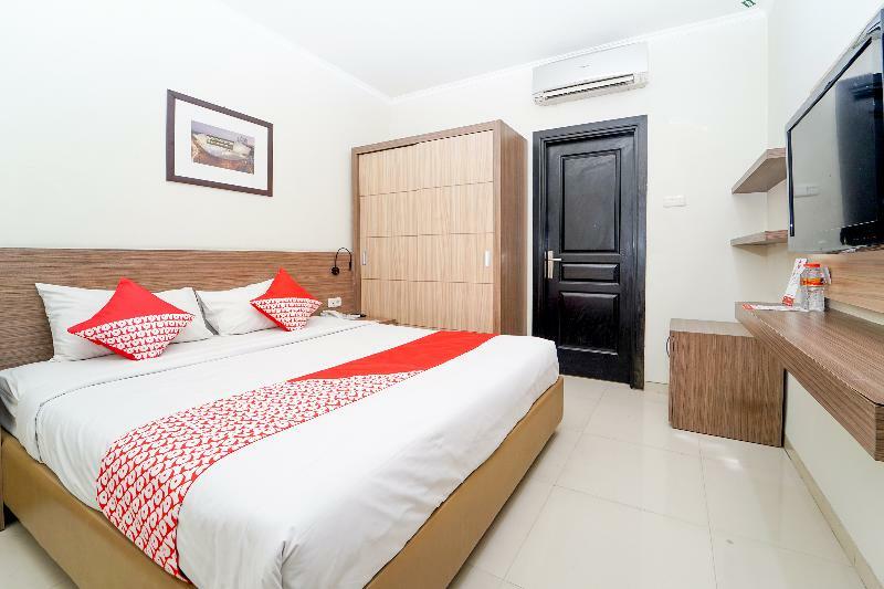 Oyo 235 Maumu Hotel & Lounge Surabaya Kültér fotó