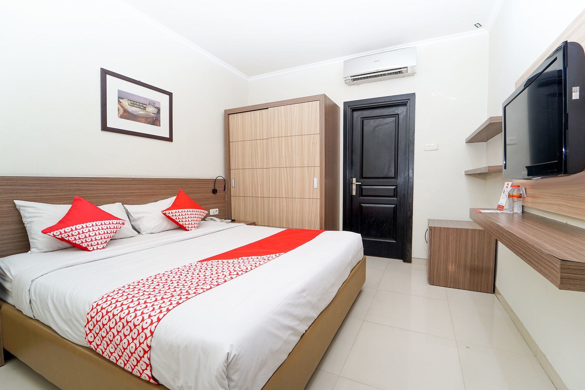Oyo 235 Maumu Hotel & Lounge Surabaya Kültér fotó