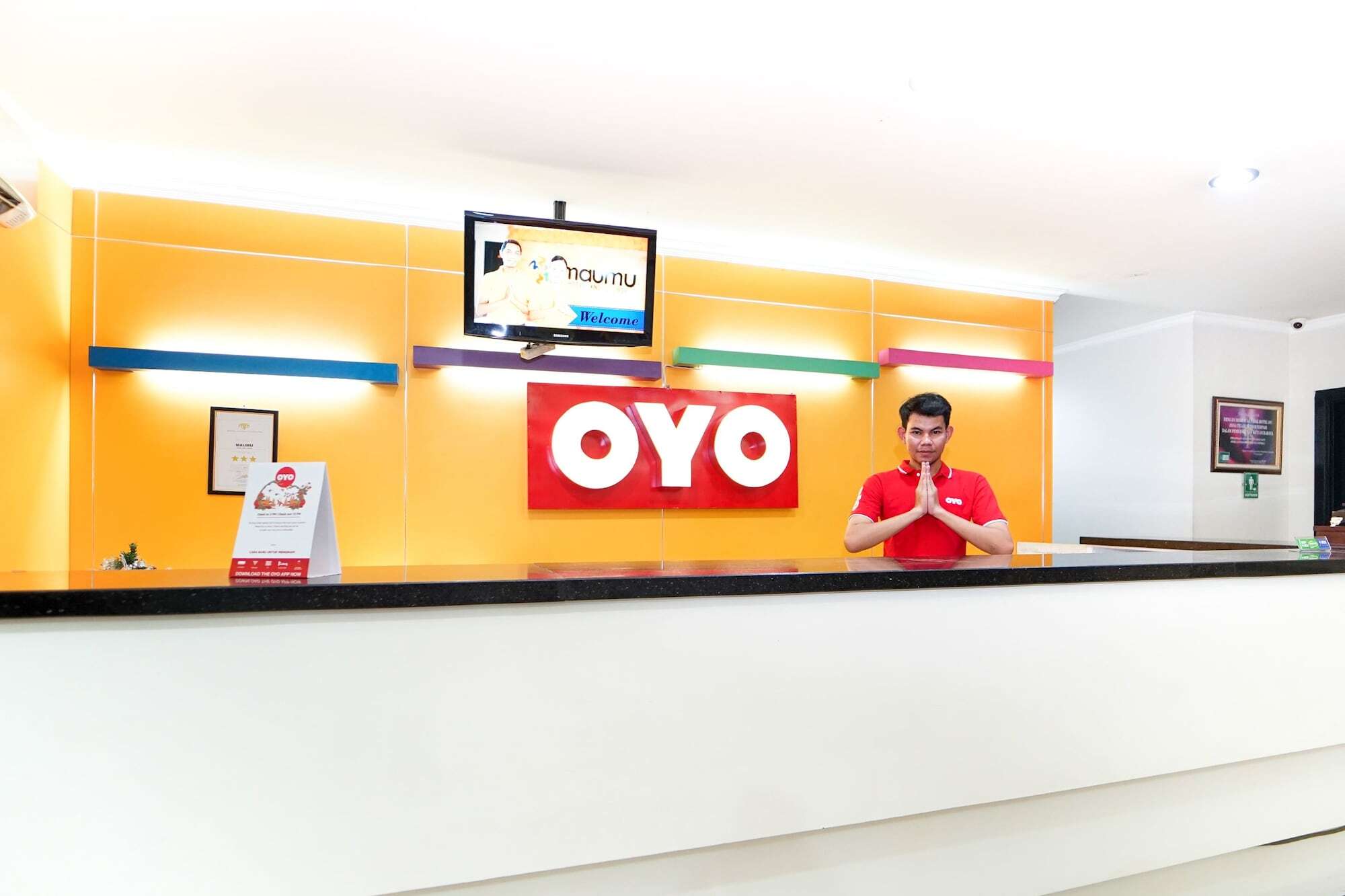 Oyo 235 Maumu Hotel & Lounge Surabaya Kültér fotó