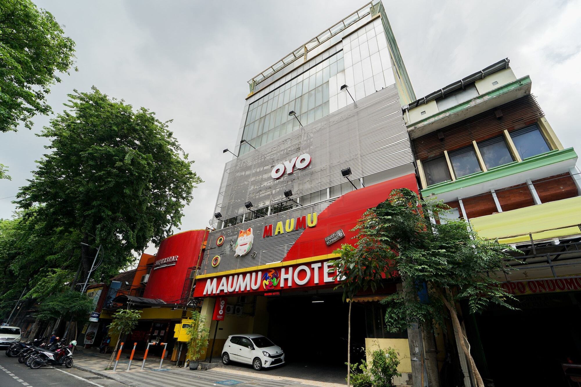 Oyo 235 Maumu Hotel & Lounge Surabaya Kültér fotó